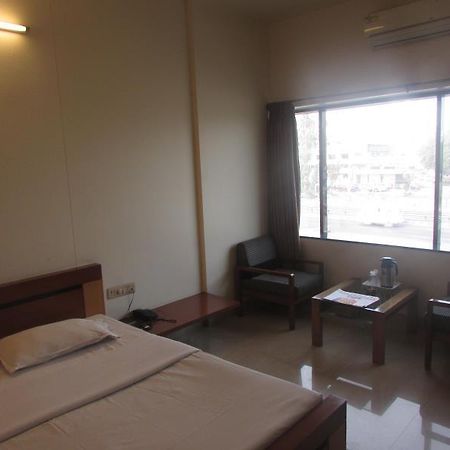 Hotel Surya Renaissance Nashik Dış mekan fotoğraf