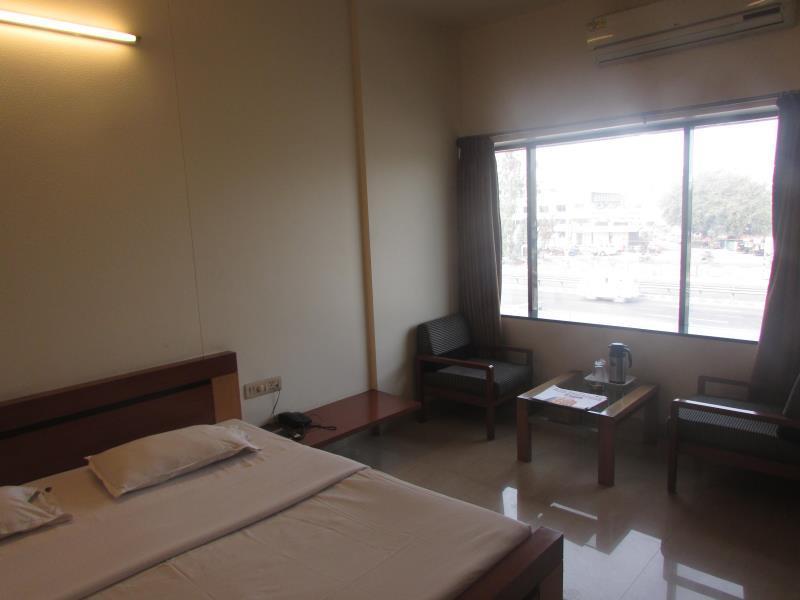 Hotel Surya Renaissance Nashik Dış mekan fotoğraf